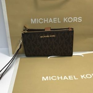 Michael Kors Wristlet/Phone Holder
